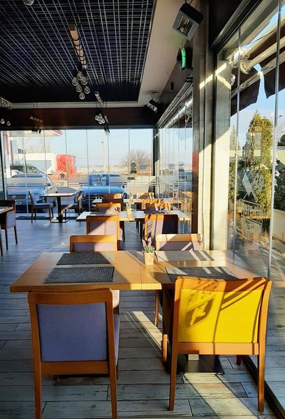 Restaurant Pit Stop Grill